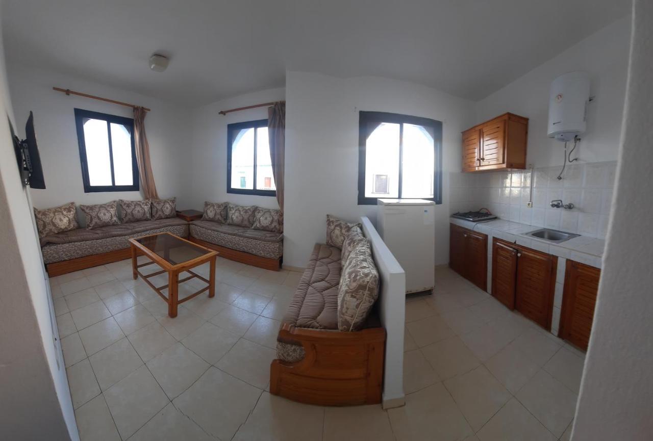 Calairis House Apartment Асила Екстериор снимка